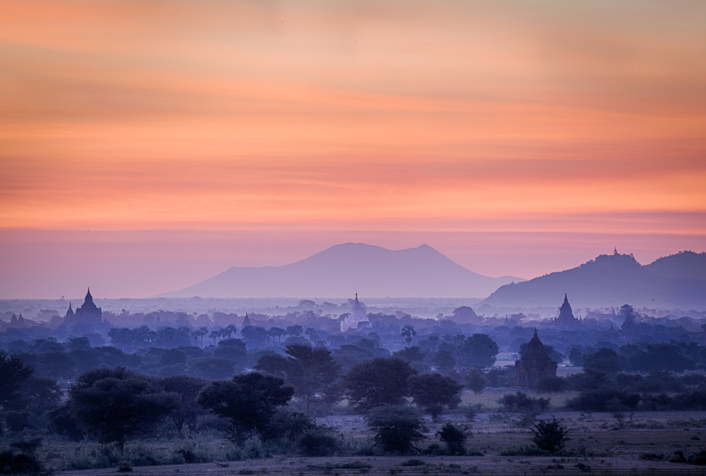 Sunrise from the Bulethi stupa in Bagan. Photo: John Einar Sandvand