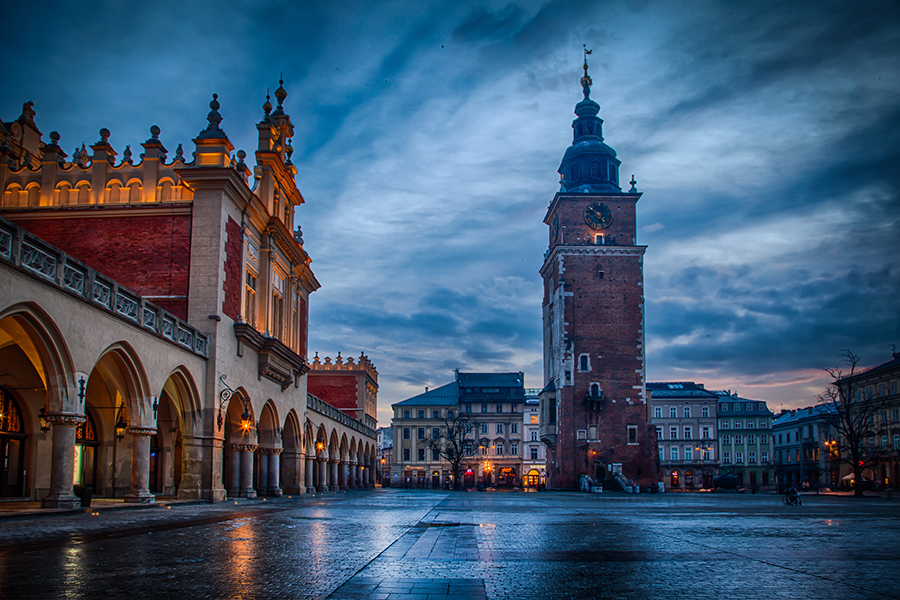 Another HDR photo from the market square in Krakow.  I love to take the photos  around sunset - when you can get a beautiful mixture of natural and artificial light. Photo: John Einar Sandvand